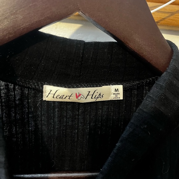 Fashion Nova Cropped Tee - Picture 3 of 3